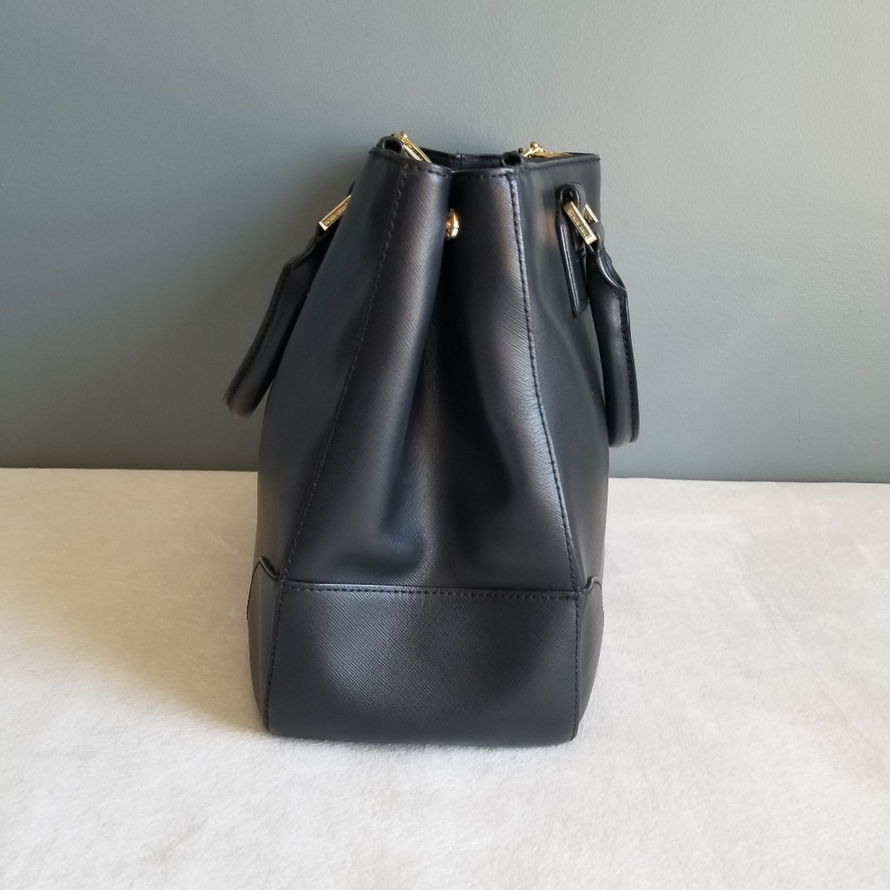 🌻SOLD🌻 Tory Burch Robinson Double Zip Handbag - Picture 9 of 16